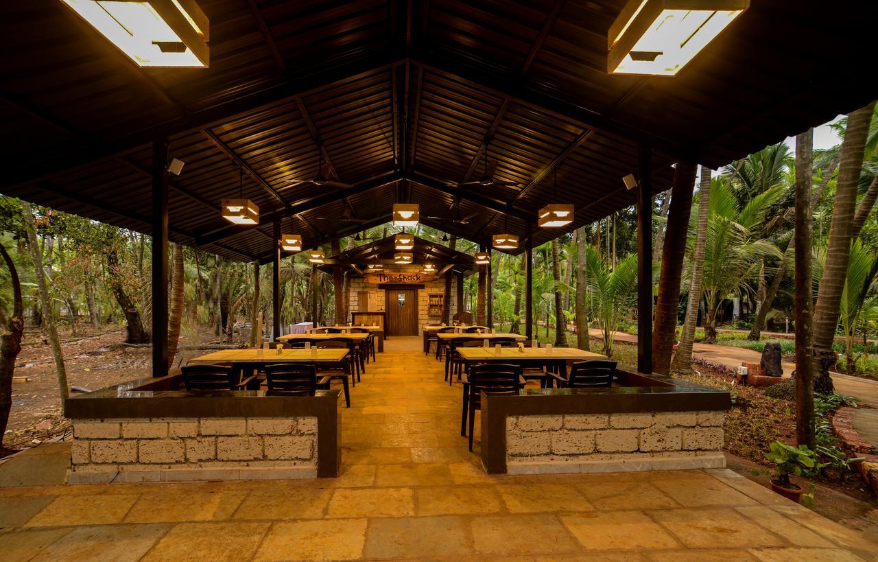 Feet Up Amaranth Resort Dāpoli Exteriér fotografie